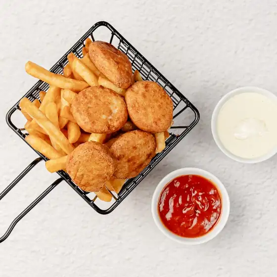 Nuggetsy z frytkami